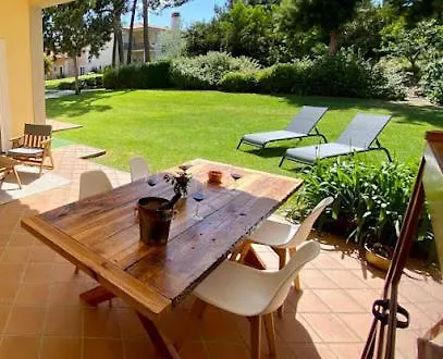 West Nest Del Rey Semesterbostad Amoreira (Leiria)