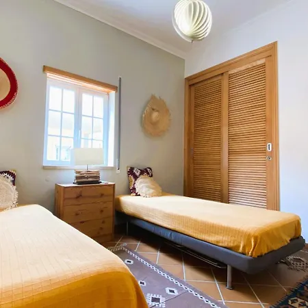 West Nest Del Rey * Amoreira (Leiria)